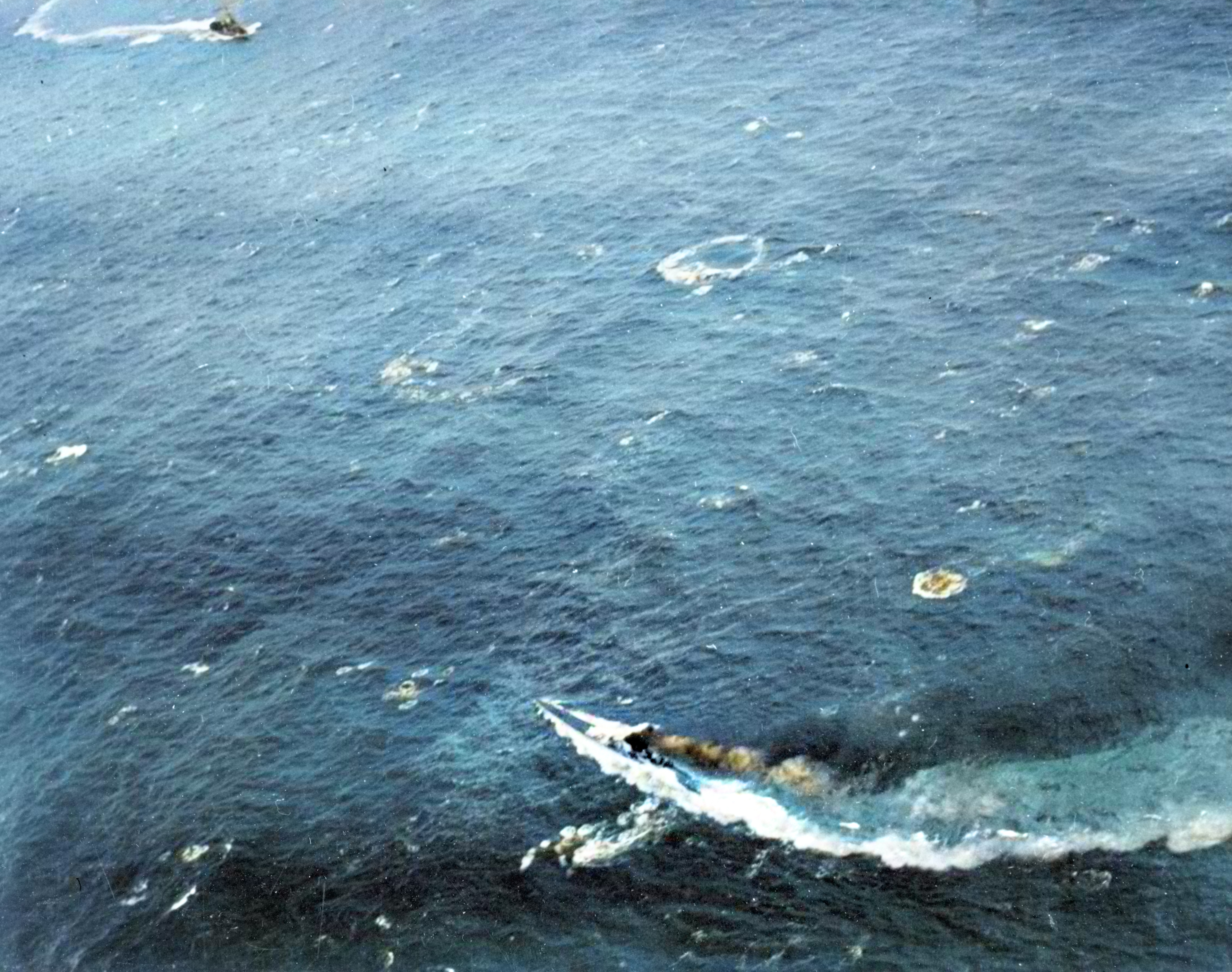 Asisbiz Sinking of German submarine U-172 13th Dec 1943 80 G 208203