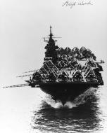 Asisbiz USS Bunker Hill (CV 17) Admiral A Burke was assigned to First Carrier Task Force Pacific Mar 1944 to May 1945 NH 124512