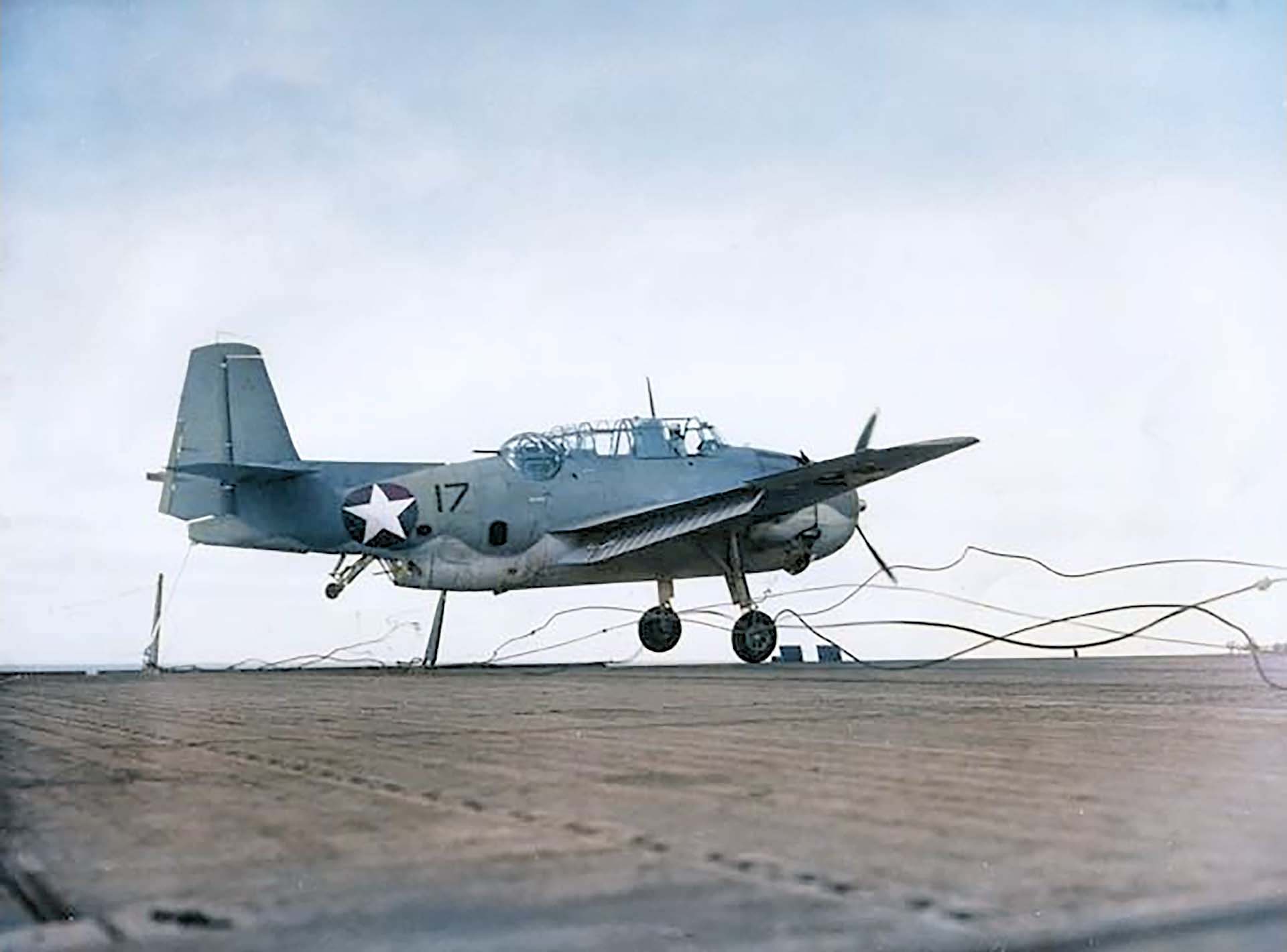 Asisbiz Grumman TBF 1 Avenger Composite Squadron 1 (VC 1) Black 17 landing accident aboard USS Card (ACV 11) in 1942 01