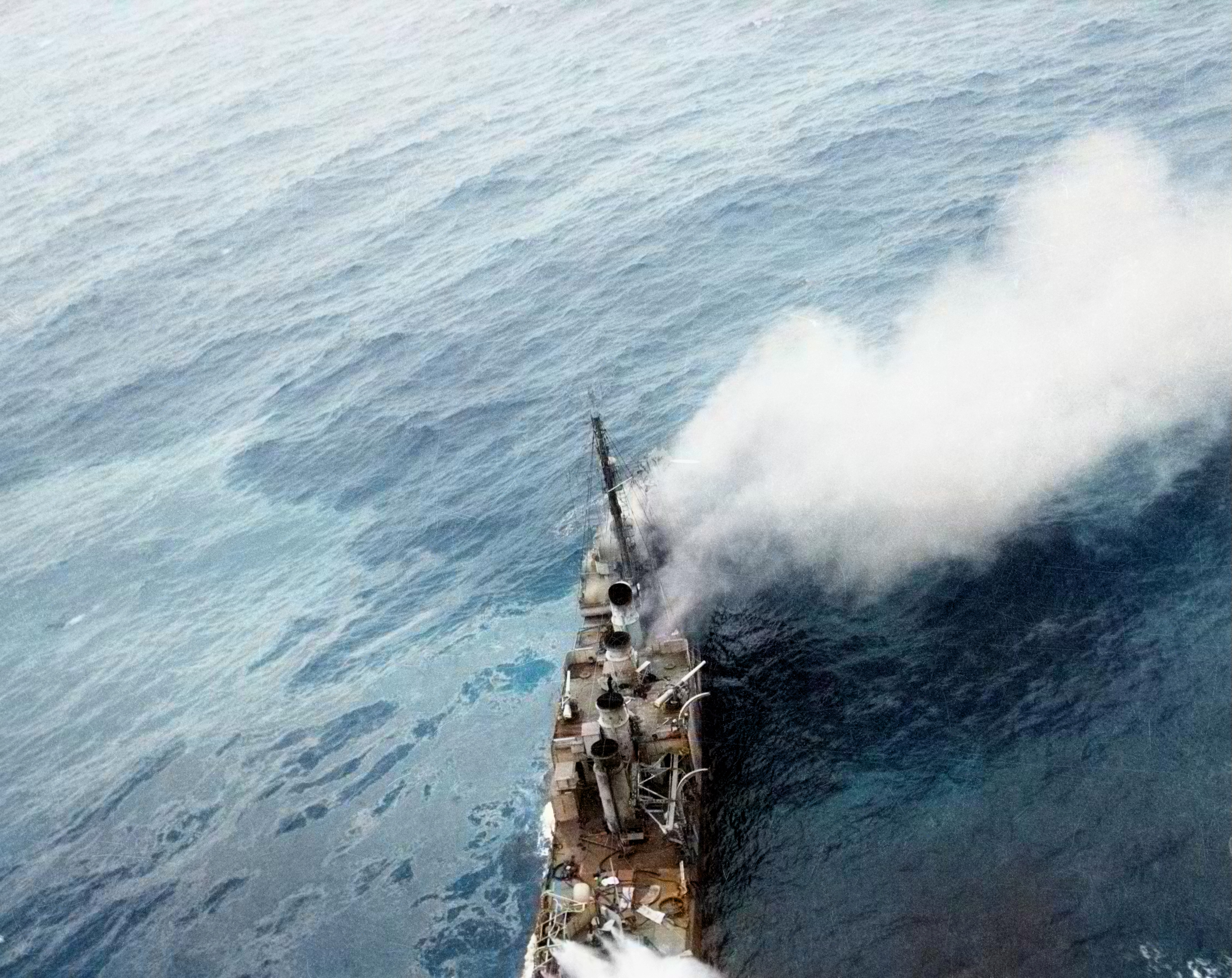 Asisbiz USS Borie (DD 215) being sunk after receiving mortal damage from German submarine U 405 on 2nd Nov 1943 80 G 85283
