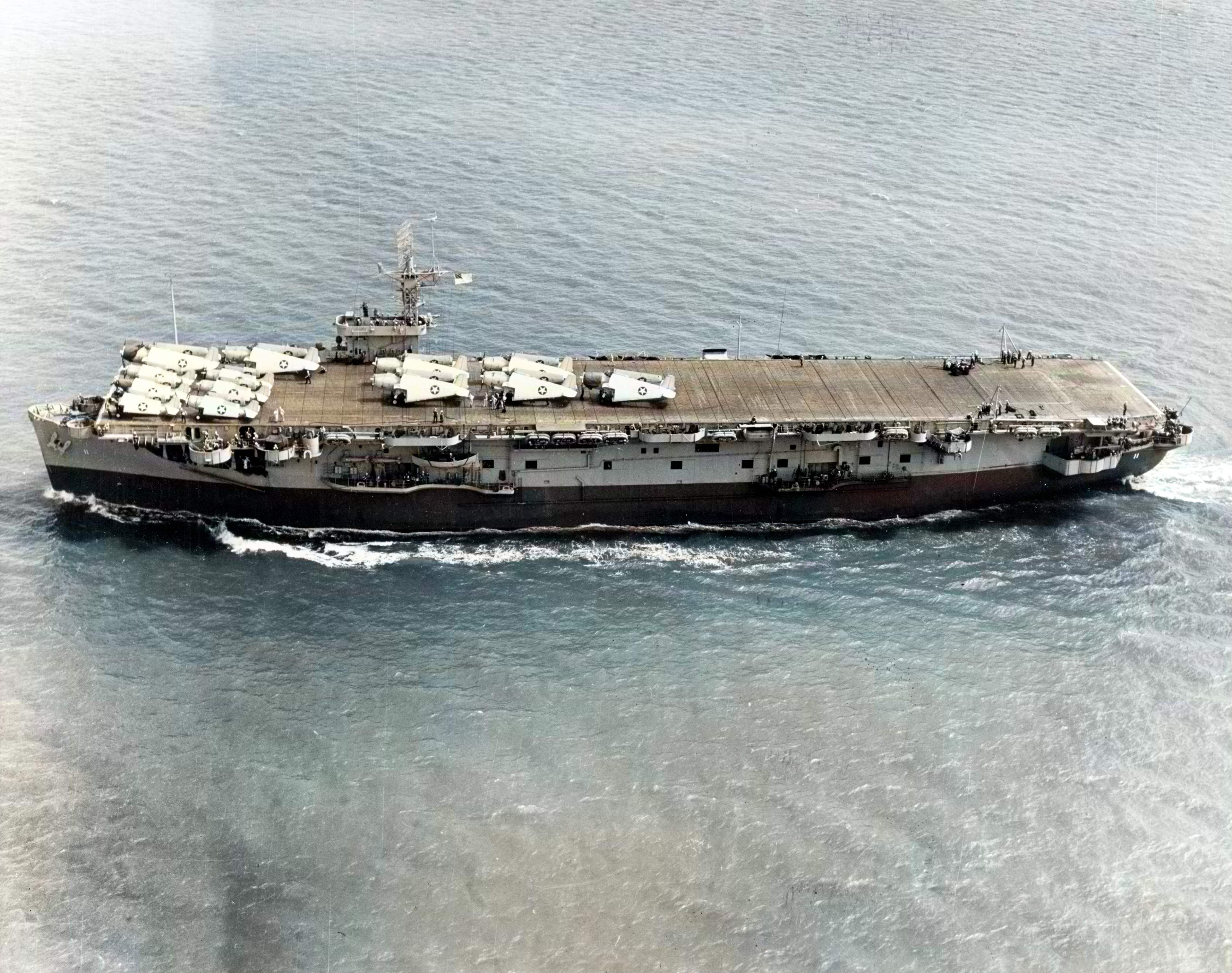 Asisbiz USS Card (ACV 11 later CVE-11) underway in the Atlantic on 15th June 1943 NH 106564