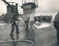 Asisbiz Grumman F6F 3 Hellcat VF 25 BuNo 66101 fuel tank explosion USS Cowpens (CVL 25) Gilberts Operation 24th Nov 1943 05