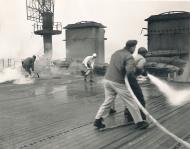 Asisbiz Grumman F6F 3 Hellcat VF 25 BuNo 66101 fuel tank explosion USS Cowpens (CVL 25) Gilberts Operation 24th Nov 1943 06