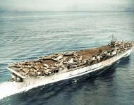 Asisbiz USS Cowpens (CVL 25) underway at sea on 17th July 1943 80 G 74271