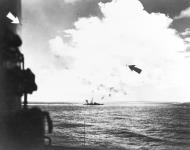 Asisbiz USS Juneau (CL 52) firing on attacking Japanese aircraft Battle of Santa Cruz 26th Oct 1942 80 G 33331