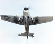 Asisbiz Grumman F6F 3 Hellcat VF 9 landing damaged aboard CV 9 USS Essex 1943 01 80 G 373611