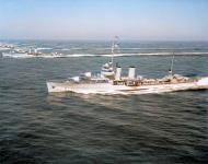 Asisbiz USS Dewey (DD 349) off San Diego California during a demonstration for Movietone News 14th Sep 1936 80 G 423380