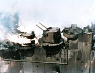 Asisbiz USS Franklin (CV 13) hit by a Japanese air attack while operating off the coast of Japan 80 G 273903