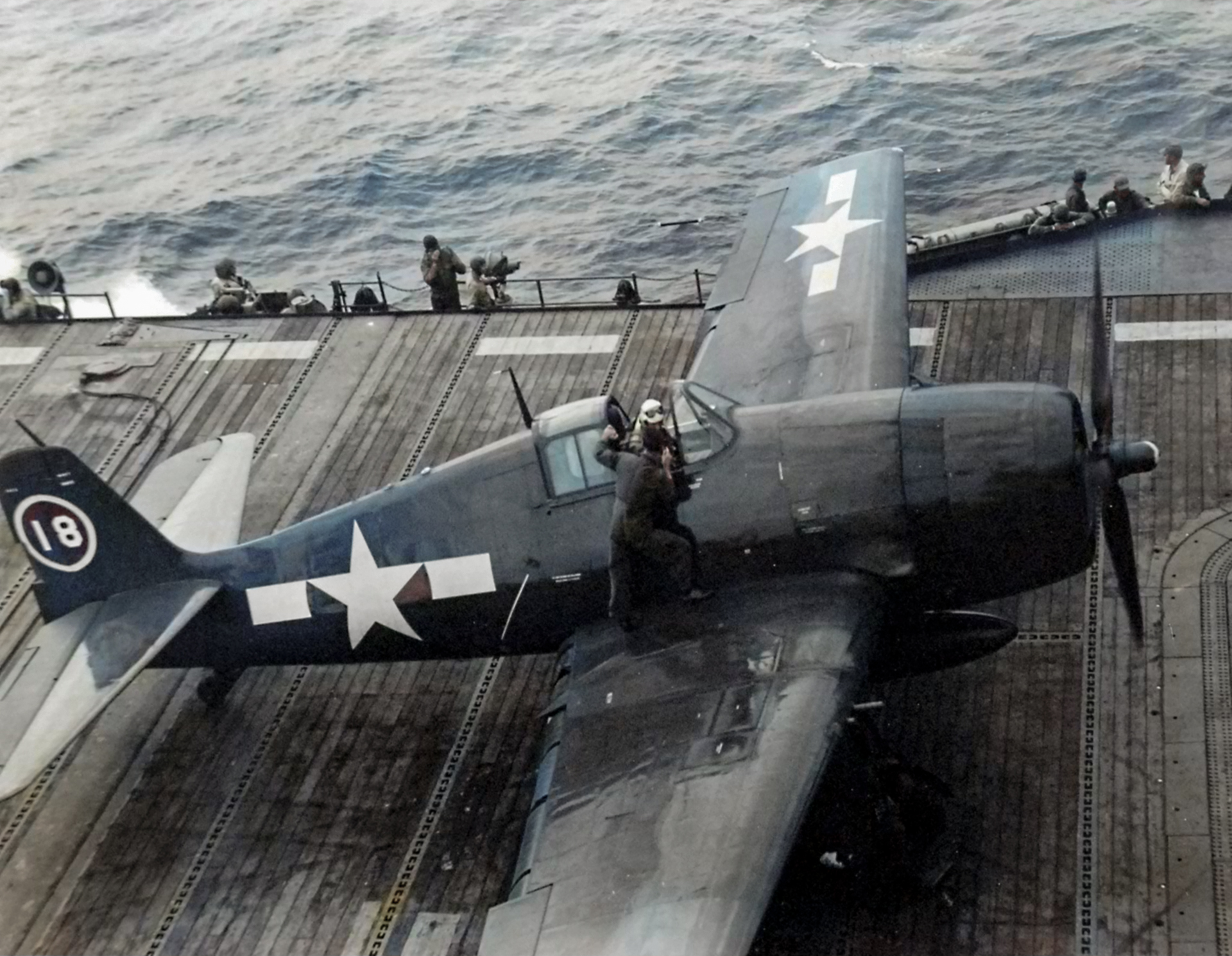 Asisbiz USS Independence (CVL 22) Grumman F6F 5 Hellcat prior to launching 10th Oct 1944 80 G 290027