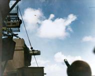 Asisbiz Japanese Zeke fighter making a Kamikaze dive on USS Lexington II (CV 16) on 5th Nov 1944 off Leyte 80 G 270495