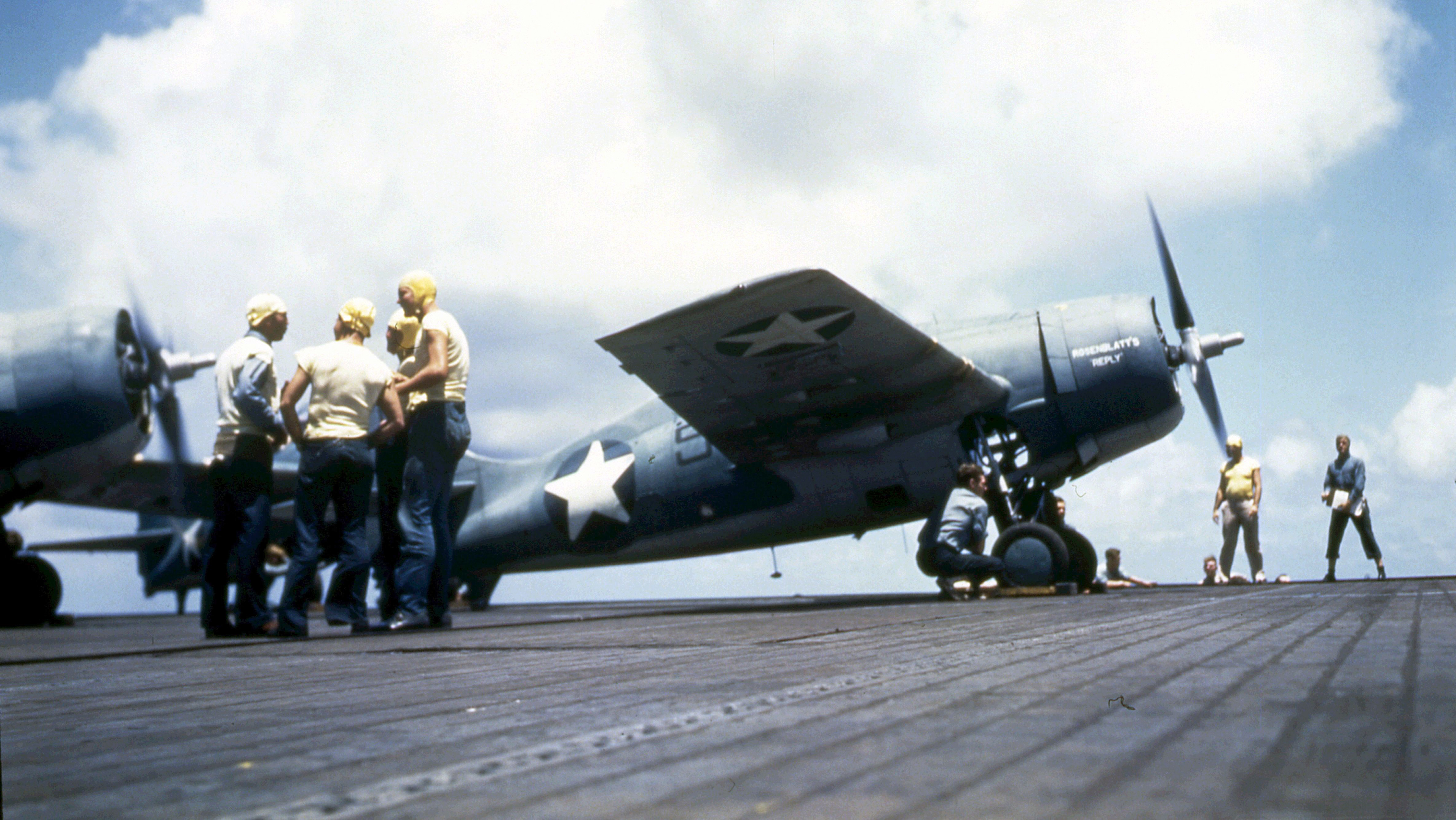 Asisbiz Grumman F4F 4 Wildcat of VGF 27 aboard USS Suwannee (ACV 27) circa in late 1942 or early 1943 80 G K 15634