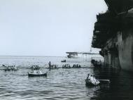 Asisbiz USS Tulagi (CVE 72) Anchored at Malta August 1944 80 G 320930