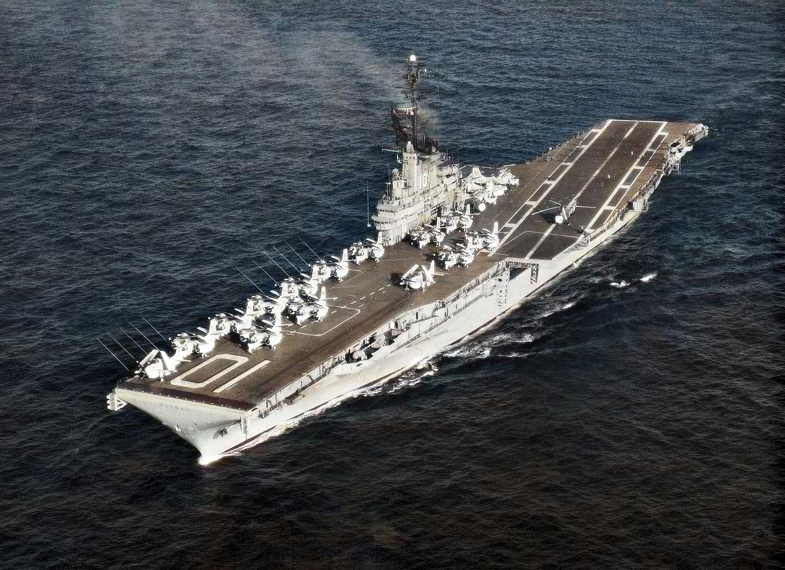 Asisbiz USS Yorktown (CVS 10) underway at sea on 10th March 1963