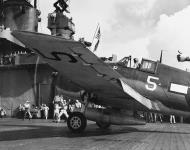 Asisbiz USS Yorktown II (CV 10) F6F 3 Hellcat VF 1 Top Hatter is launched during the Marianas Turkey Shoot 19th Jun 1944 80 G 248440