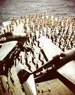 Asisbiz USS Yorktown II (CV 10) Grumman F6F 3 Hellcat and daily Calisthenics on the flight deck summer of 1943 80 G K 14754