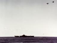 Asisbiz USS Yorktown II (CV 10) during the Marshalls and Gilberts Campaign Dec 1943
