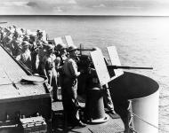 Asisbiz USS Yorktown (CV 5) Marines man the ship's forward port side 20mm gun battery circa Spring 1942 80 G 21929